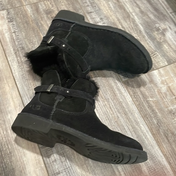 UGG Women's Elisa Suede Short Ankle Boots size 5.5 - Picture 6 of 11